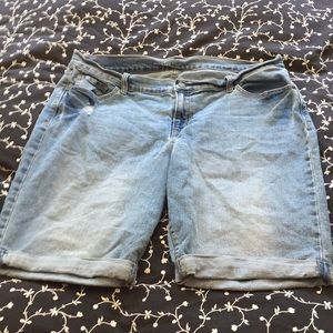 Old Navy distressed curvy shorts